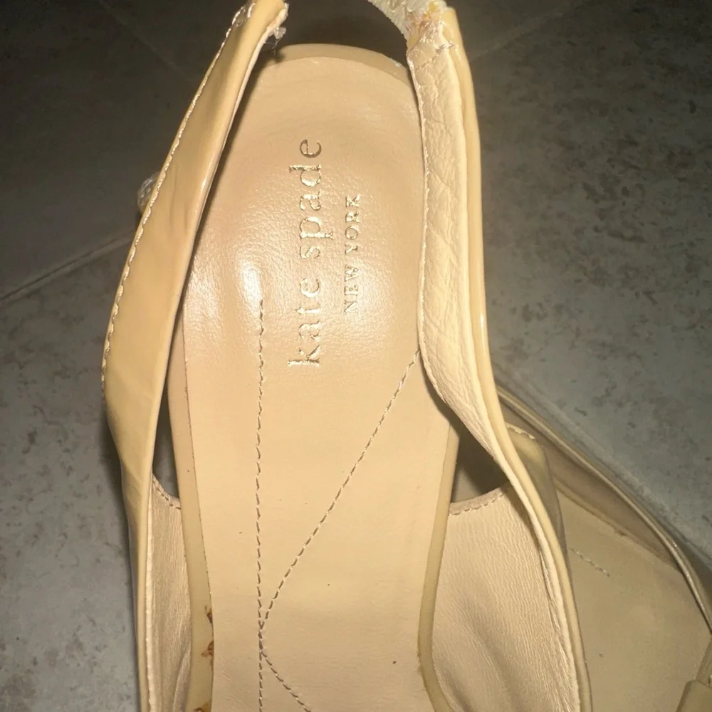 Kate‎ Spade Women's Tan Patent Leather Slingback Bow Open Toe Stiletto Heels 8